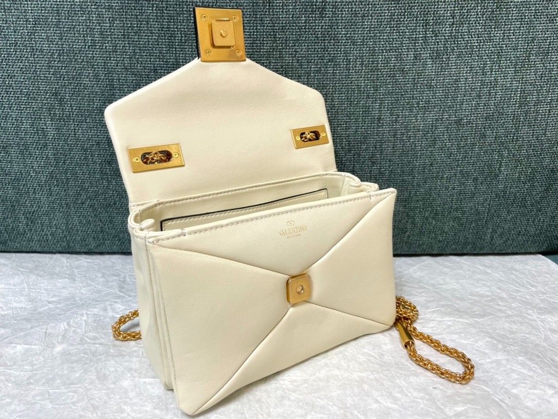 255 80123220 （19x14x11cm）