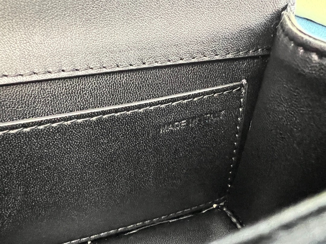 184 72123201  (20×11×5cm)