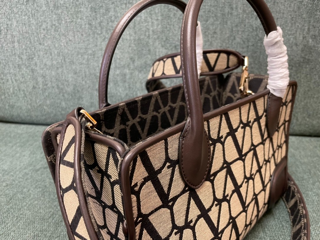 097 70123197 （28x19x12cm）