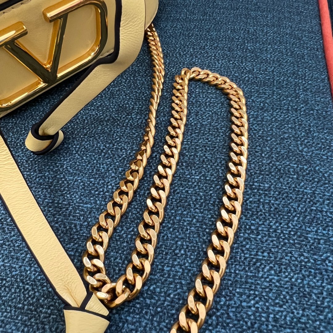 065 63123180 （20x17x8.5cm）