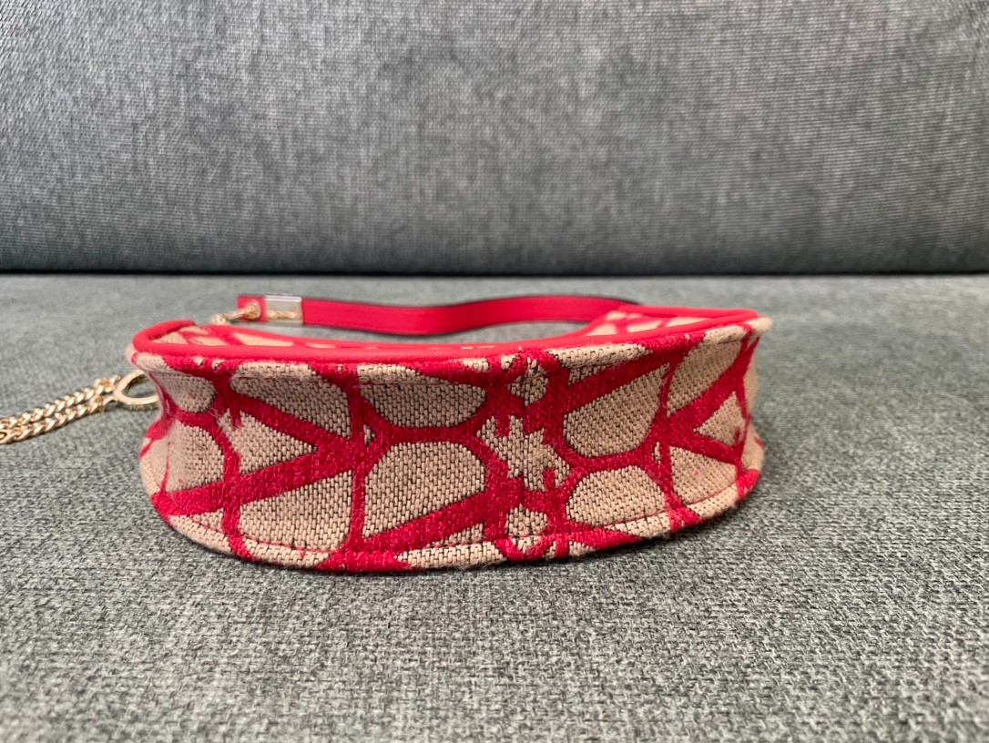 016 53123157 （20x12x4cm）
