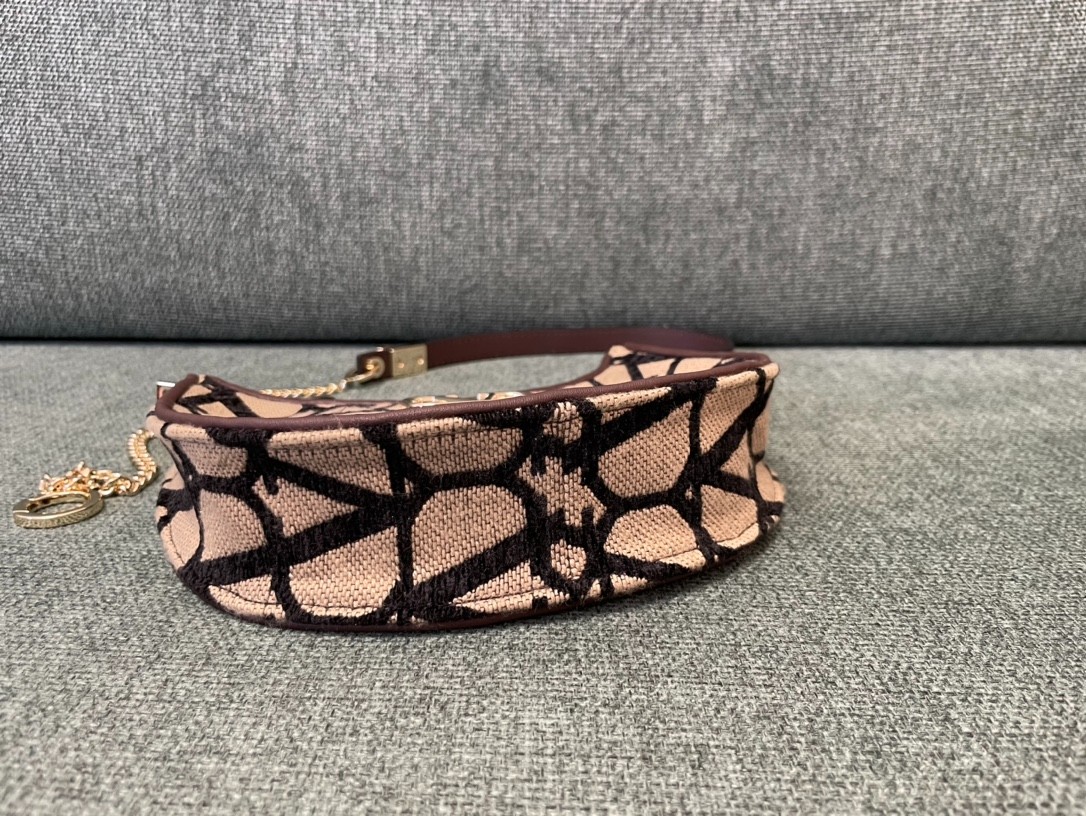 014 53123157 （20x12x4cm）