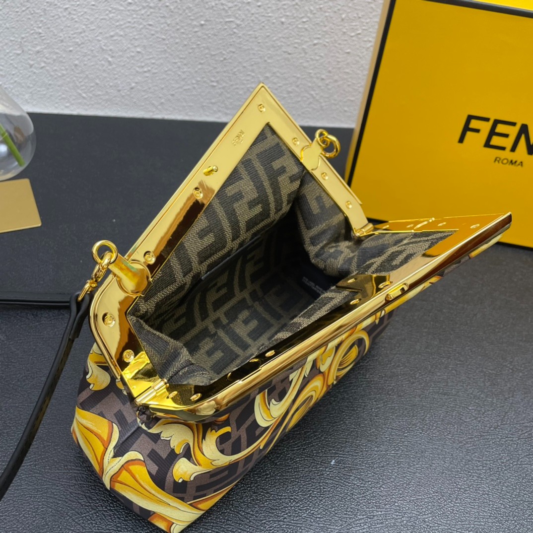 009 009#219-Versace-Bags-02-2023SS