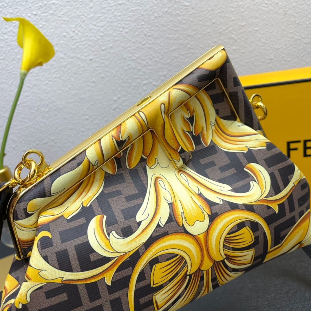 009 009#219-Versace-Bags-02-2023SS