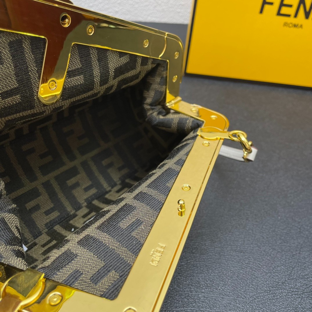 006 006#219-Versace-Bags-02-2023SS