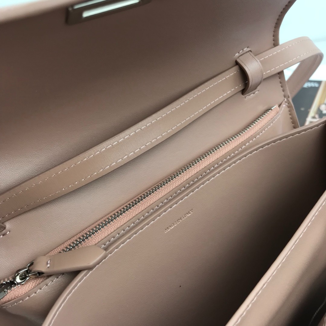 145 095#210-Celing-bags-2023SS