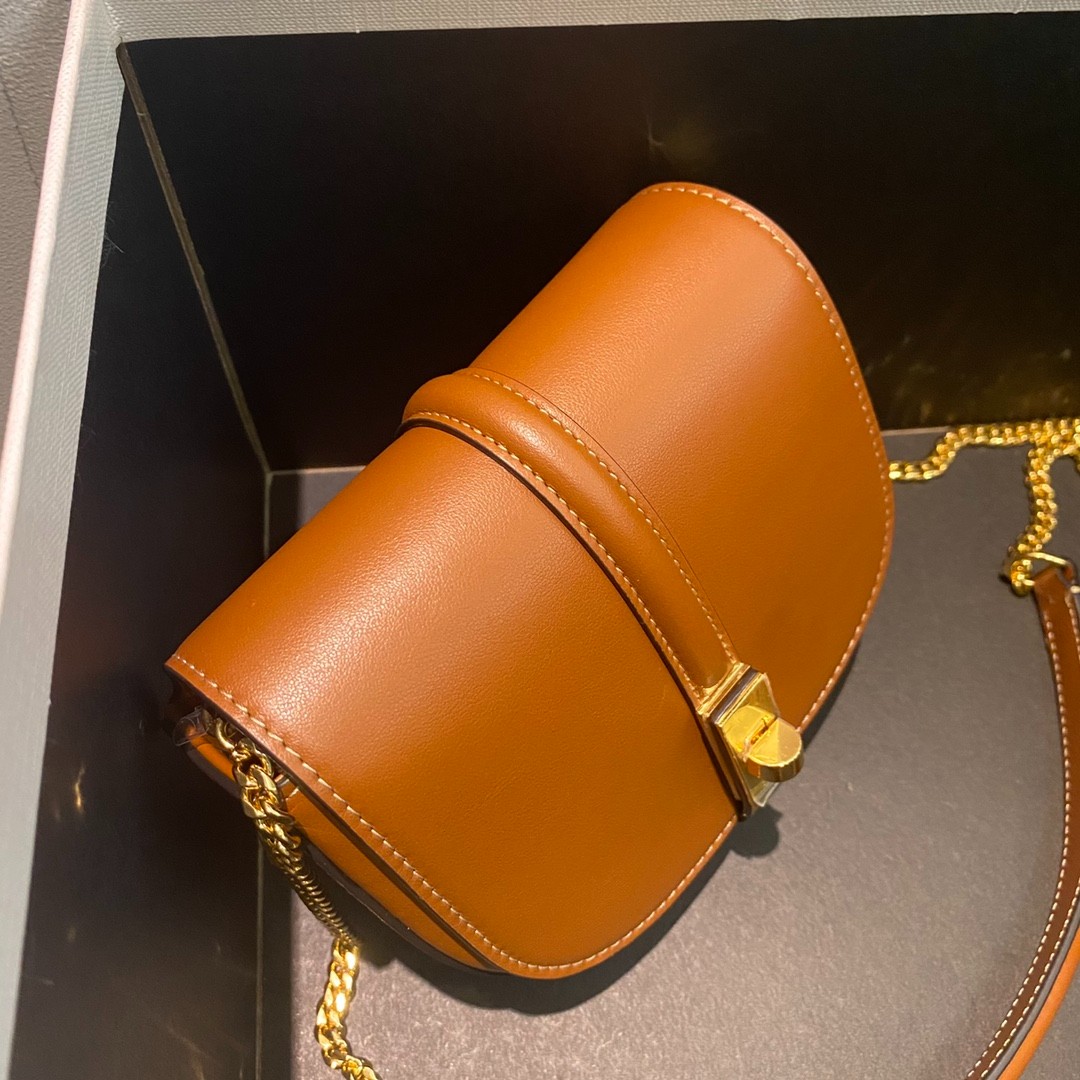 075 025#210-Celing-bags-2023SS