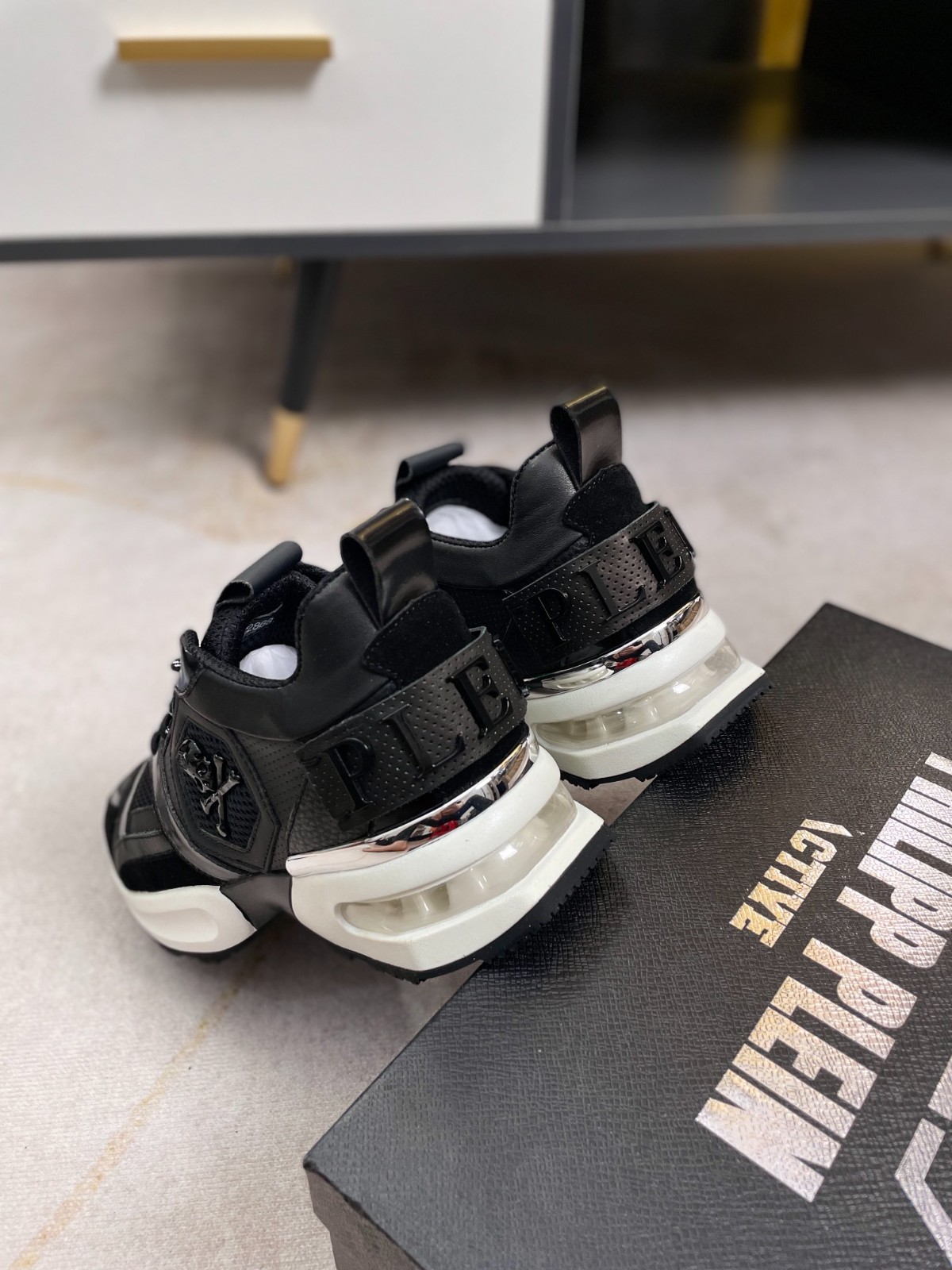 062 062#011-PhilippPlein-2023SS