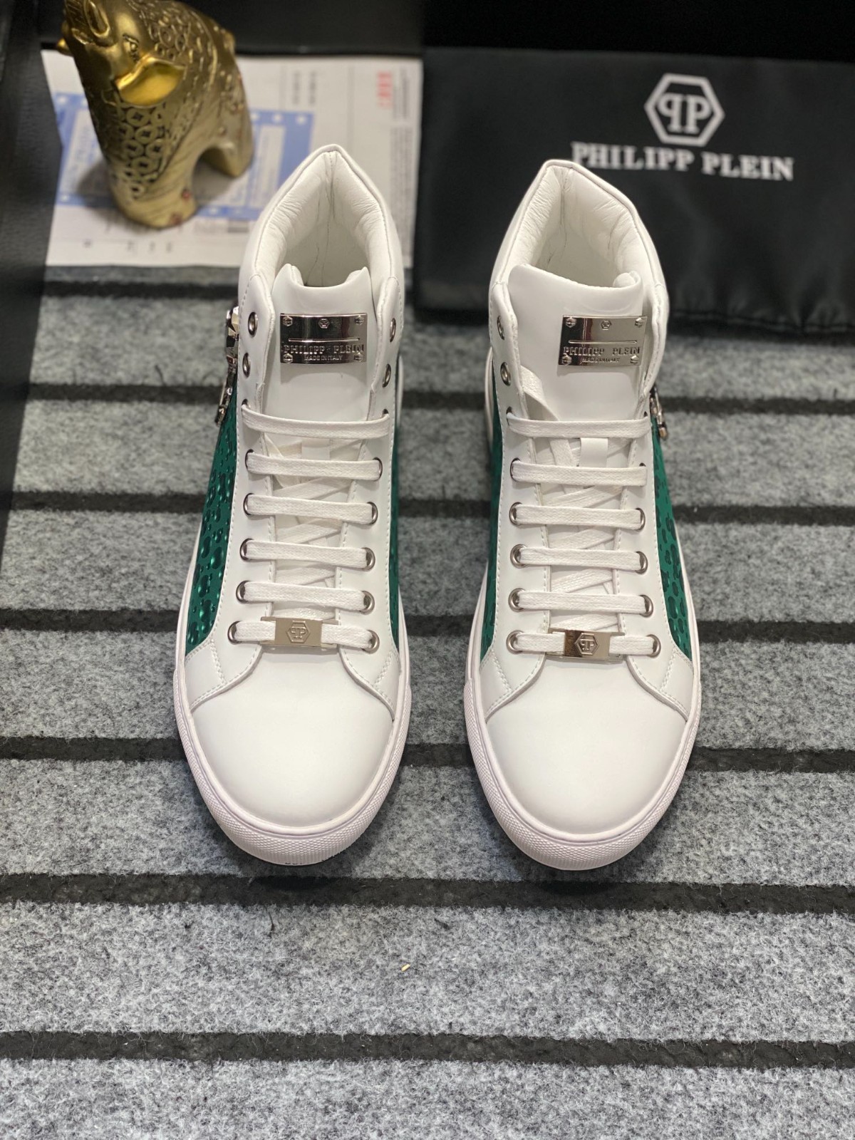 060 060#011-PhilippPlein-2023SS