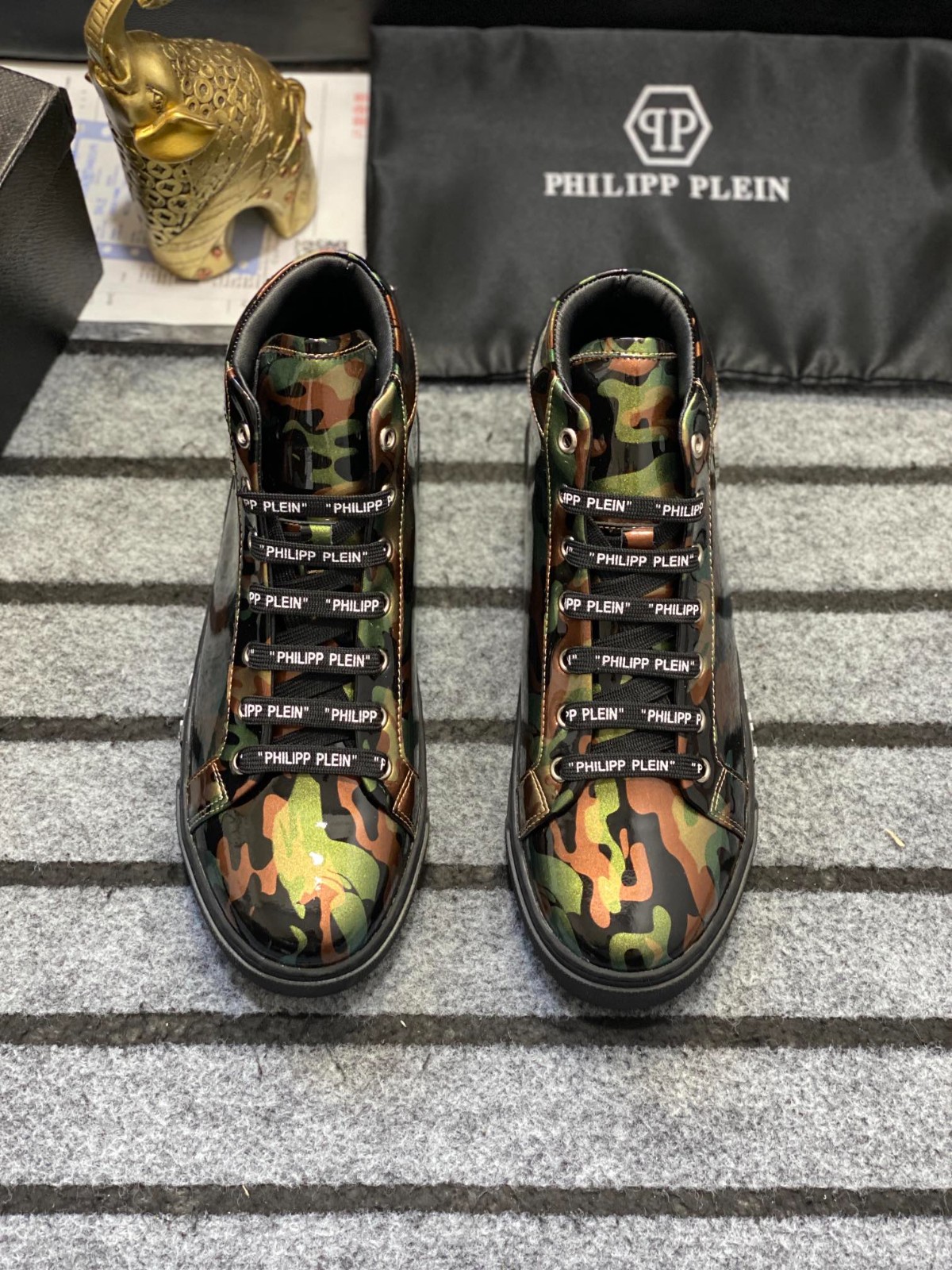 057 057#011-PhilippPlein-2023SS