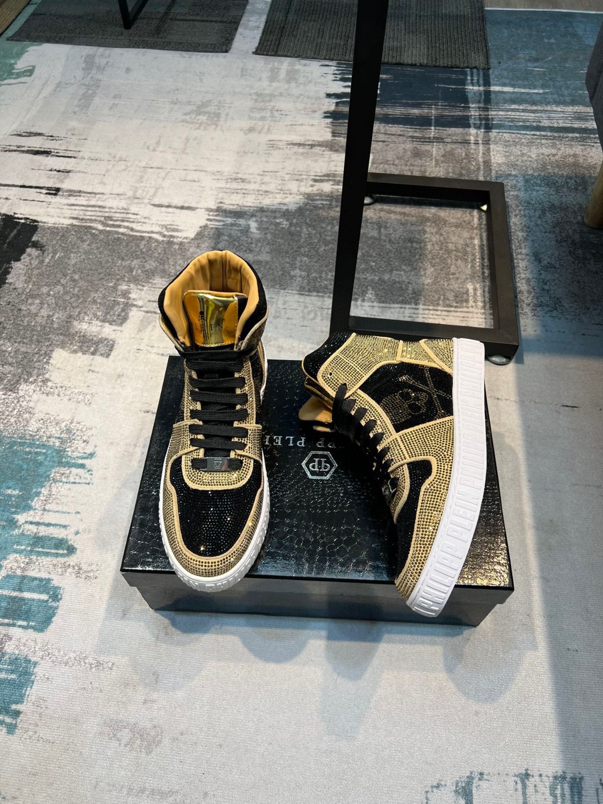 053 053#011-PhilippPlein-2023SS