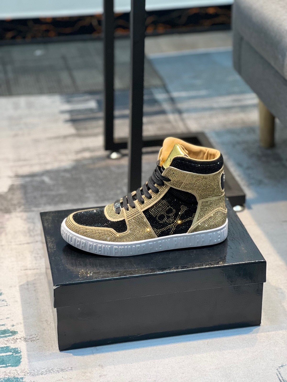 053 053#011-PhilippPlein-2023SS