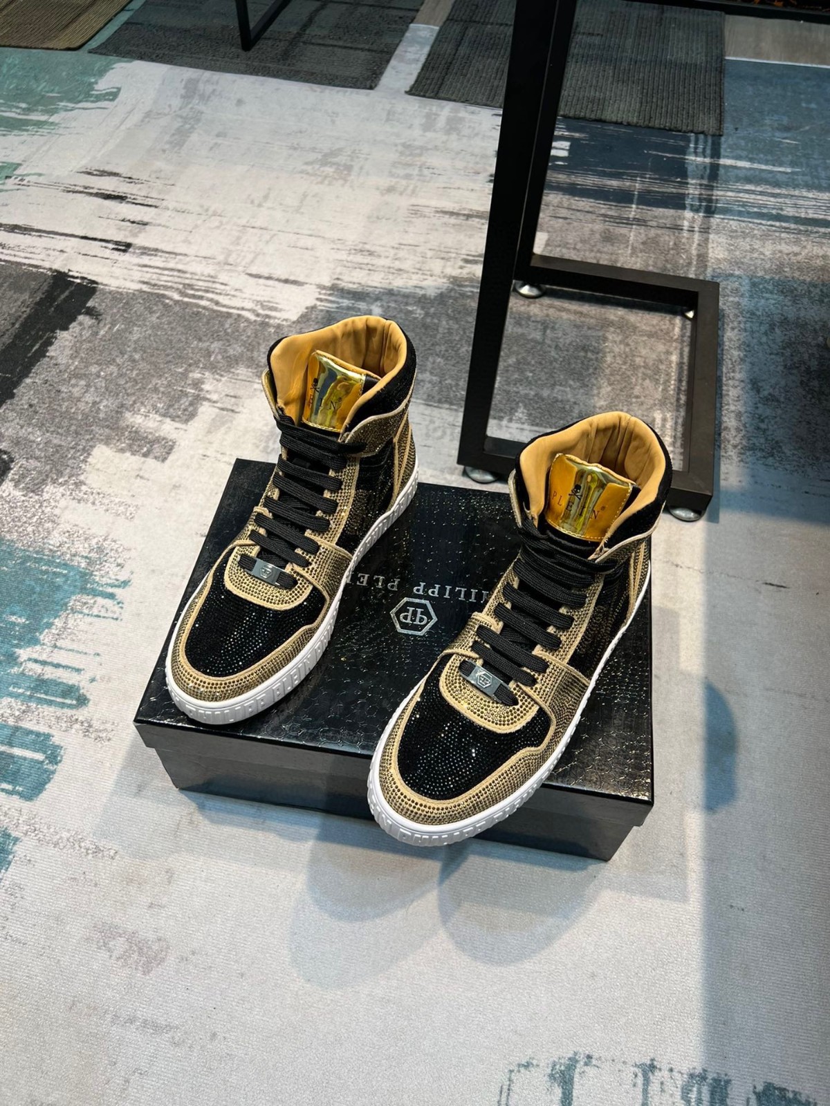 053 053#011-PhilippPlein-2023SS
