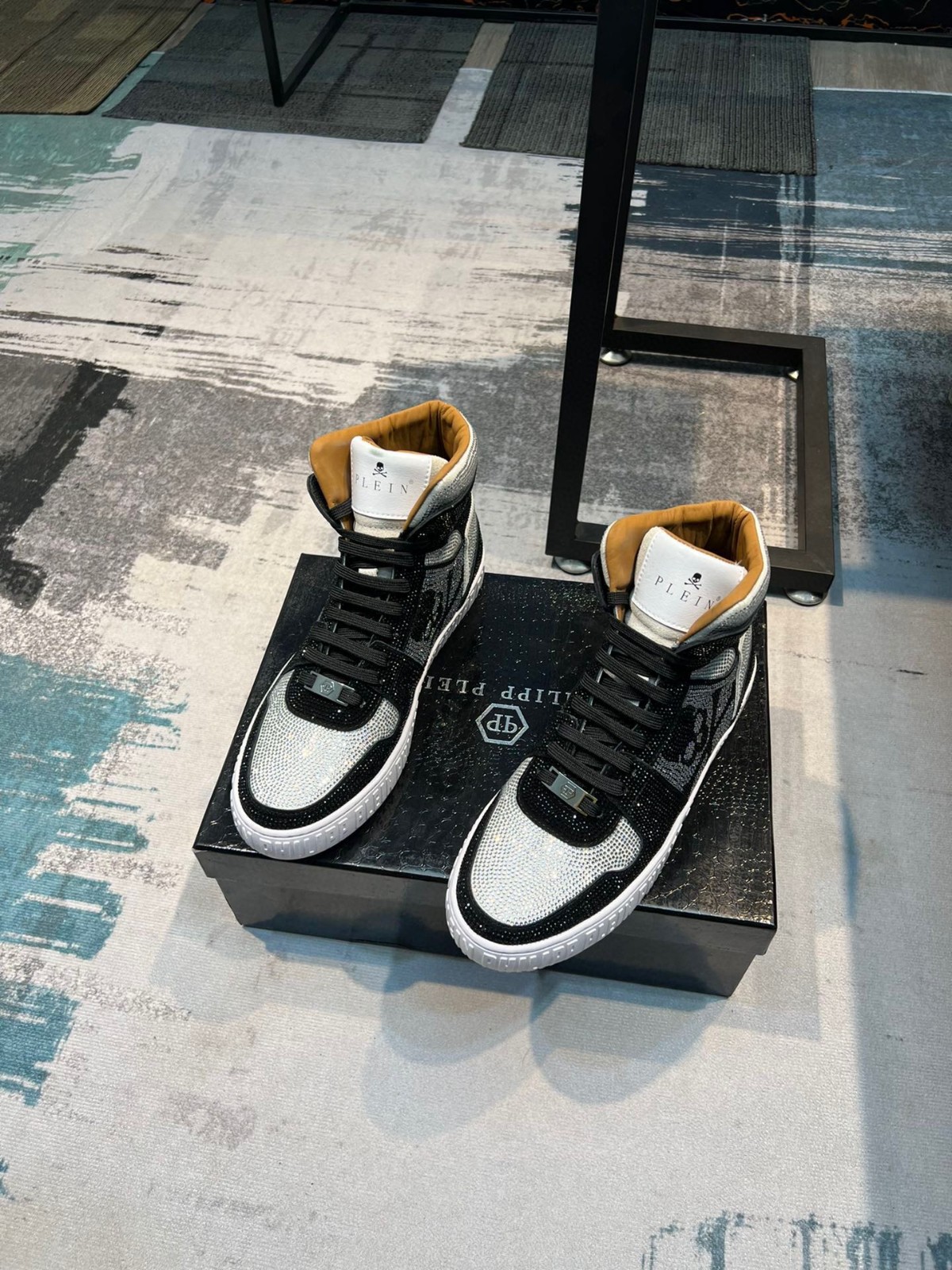 052 052#011-PhilippPlein-2023SS