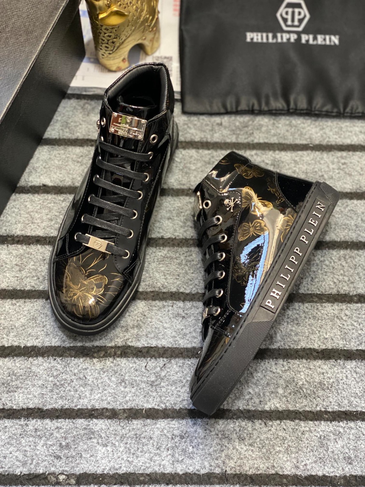 050 050#011-PhilippPlein-2023SS