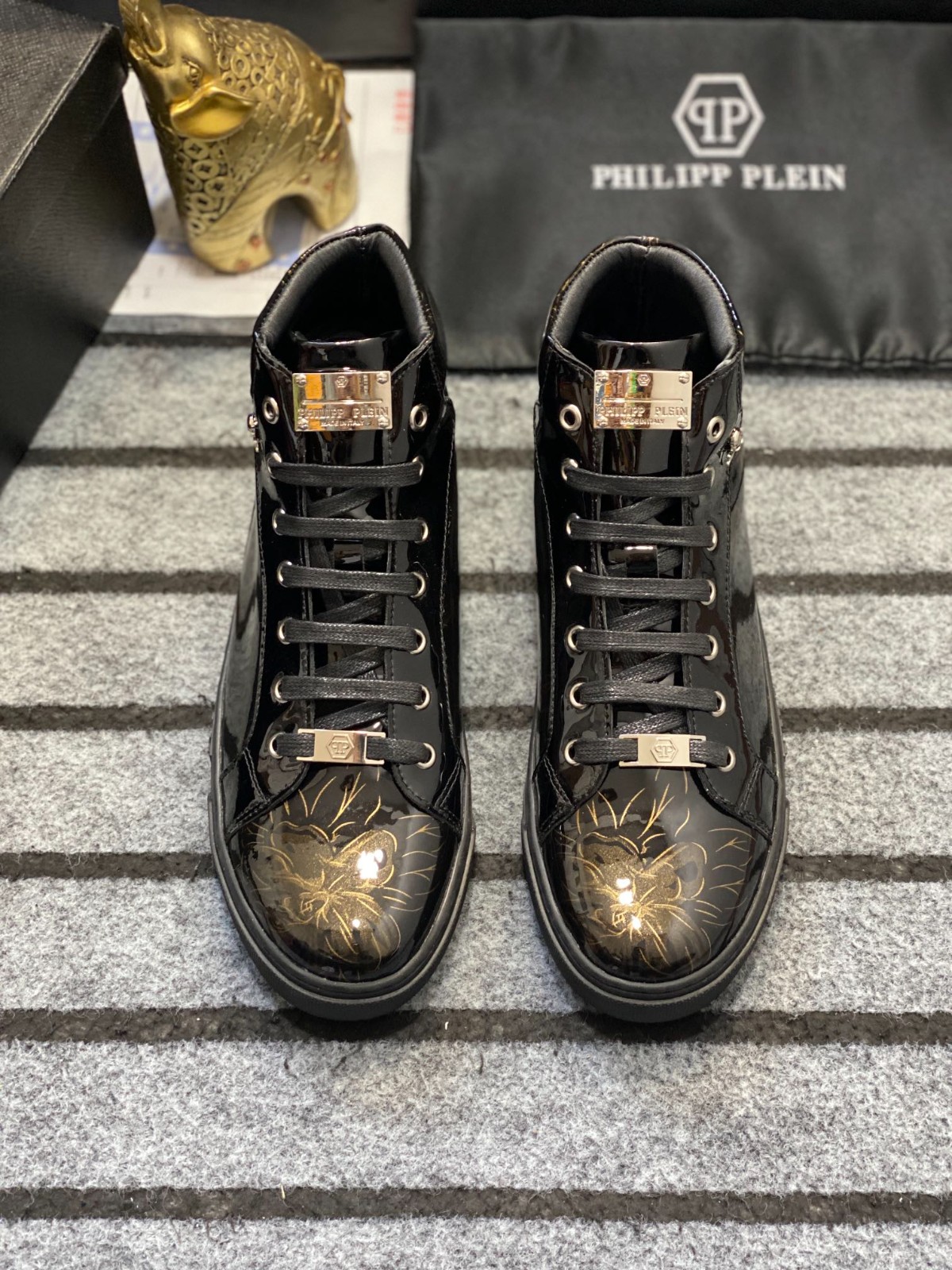 050 050#011-PhilippPlein-2023SS