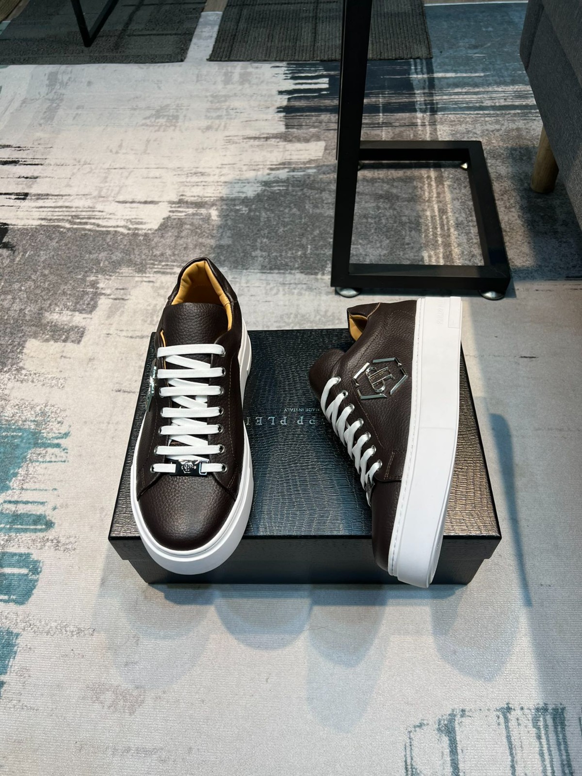 030 030#011-PhilippPlein-2023SS