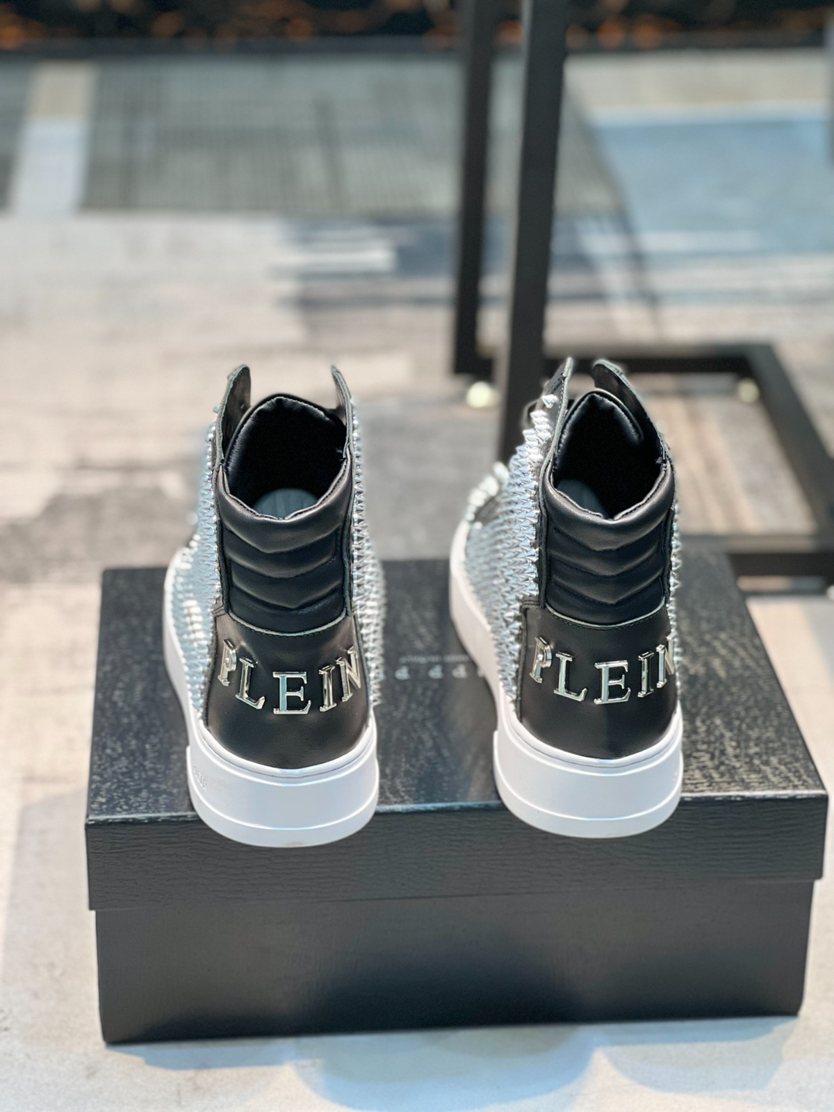 011 011#011-PhilippPlein-2023SS