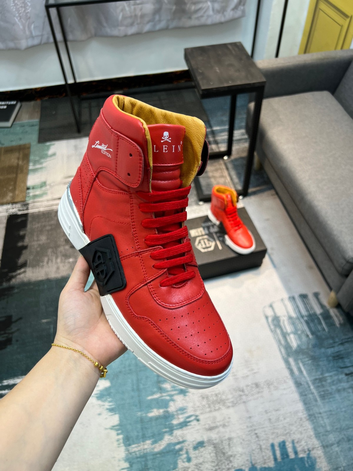 007 007#011-PhilippPlein-2023SS