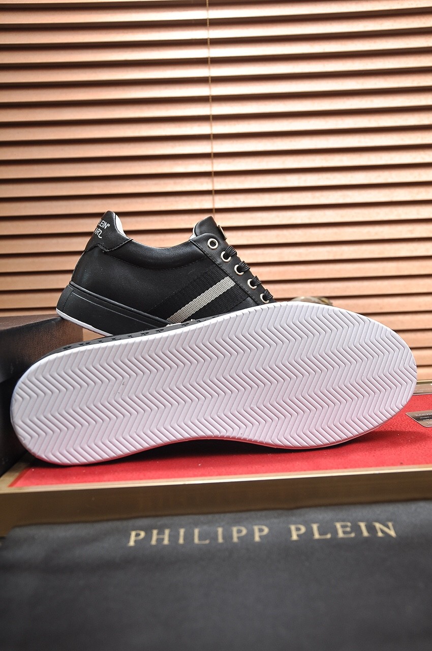 002 002#011-PhilippPlein-2023SS