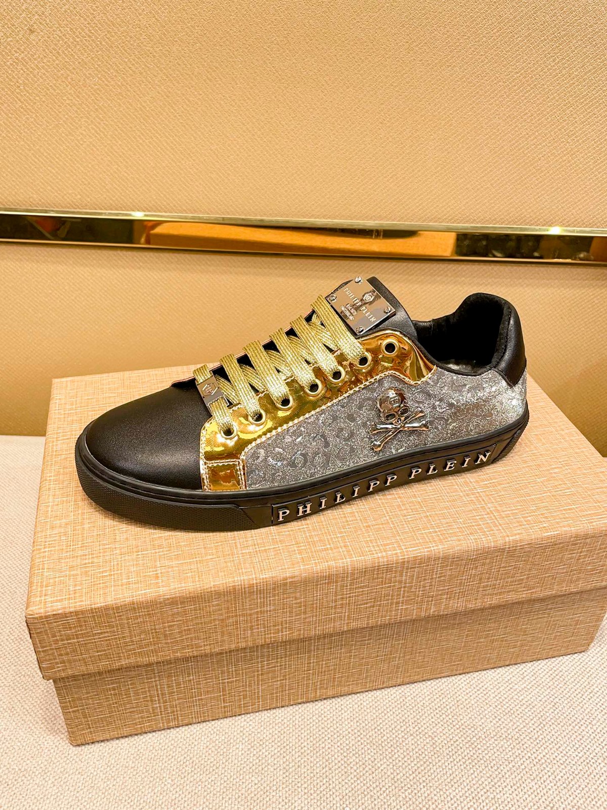 001 001#011-PhilippPlein-2023SS