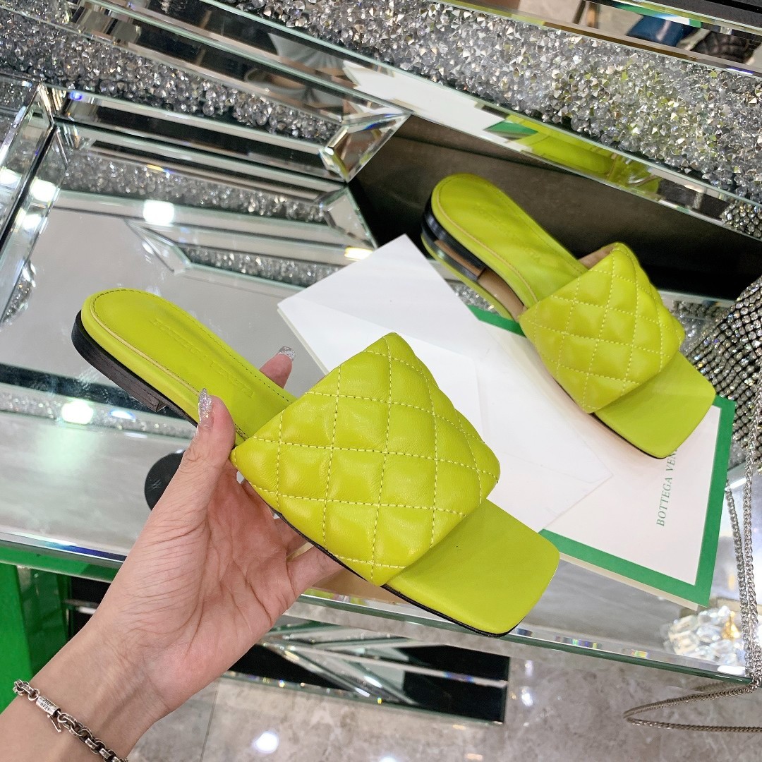 169 037#027-BV-Shoes-01-2022SS