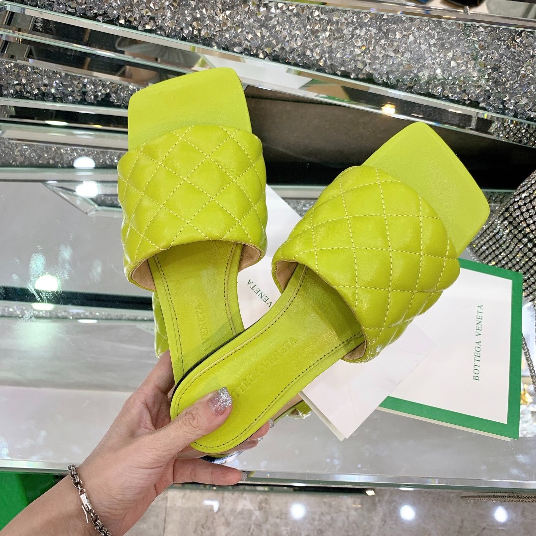 169 037#027-BV-Shoes-01-2022SS