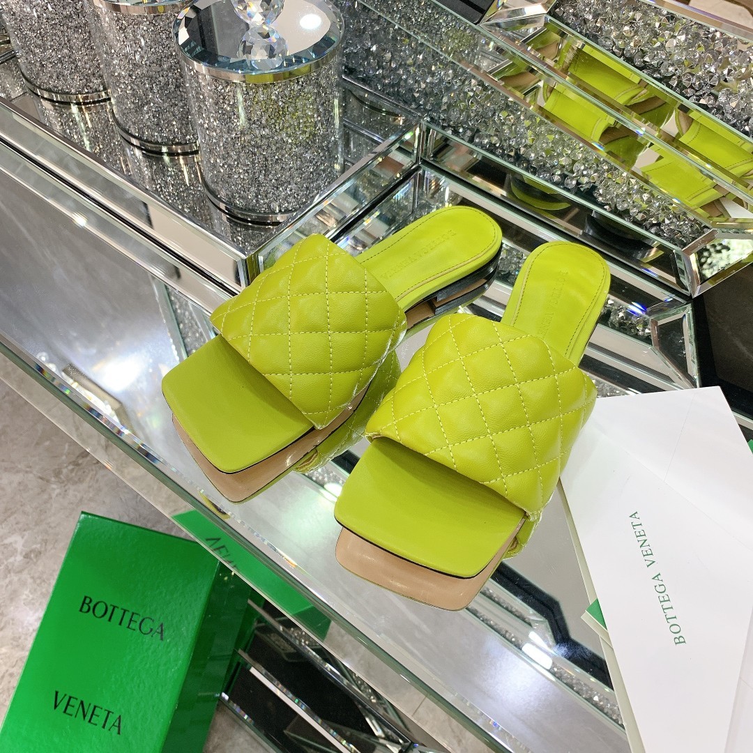 169 037#027-BV-Shoes-01-2022SS