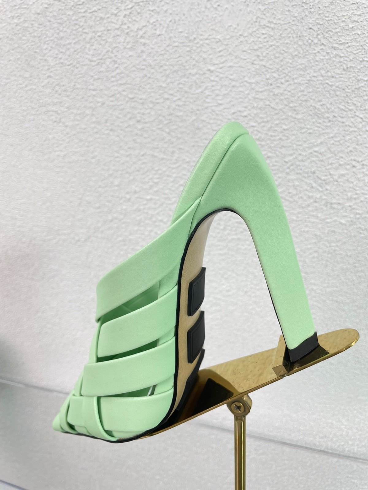 120 067#027-BV-Shoes-02-2023SS