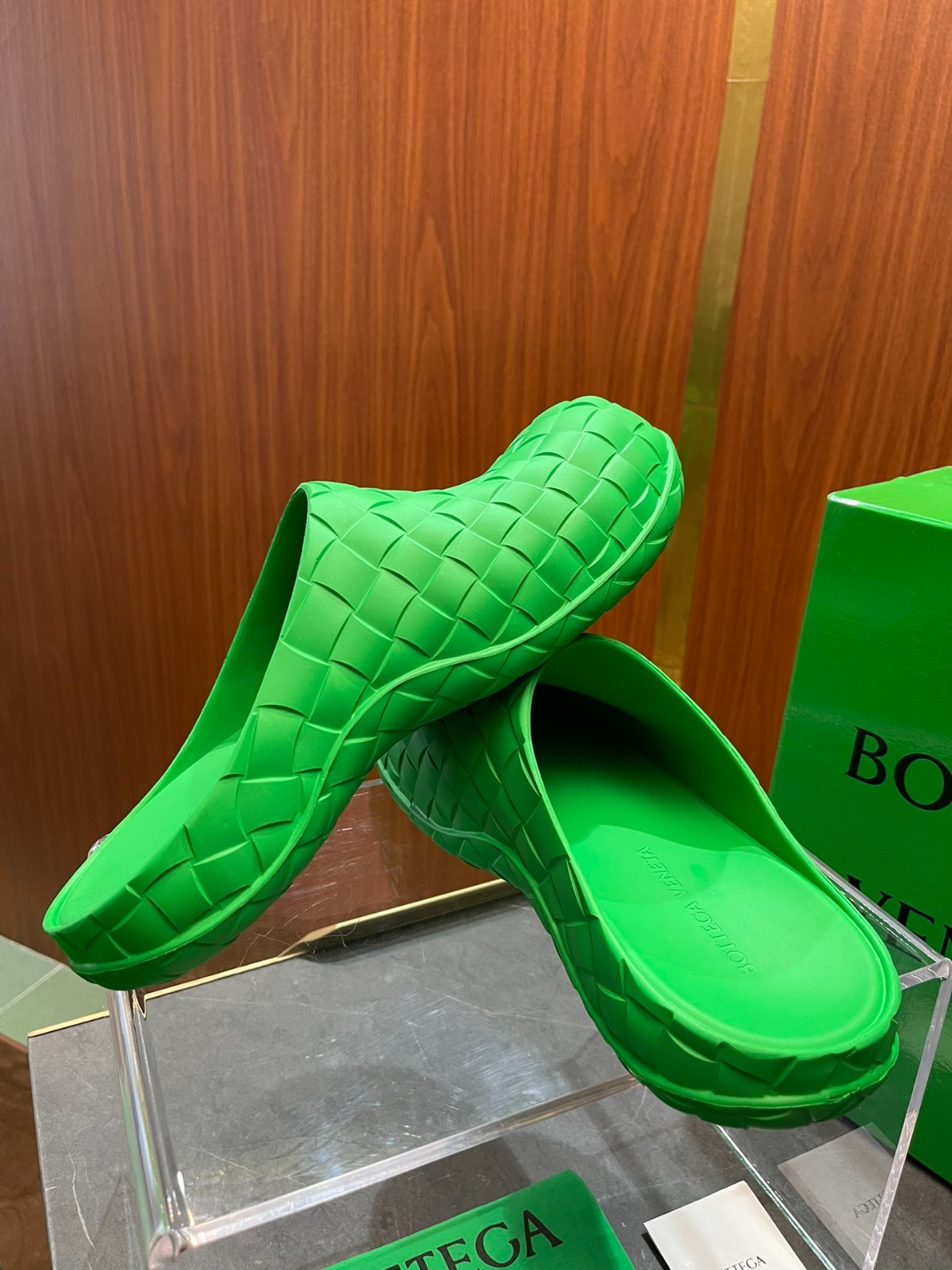 118 065#027-BV-Shoes-02-2023SS