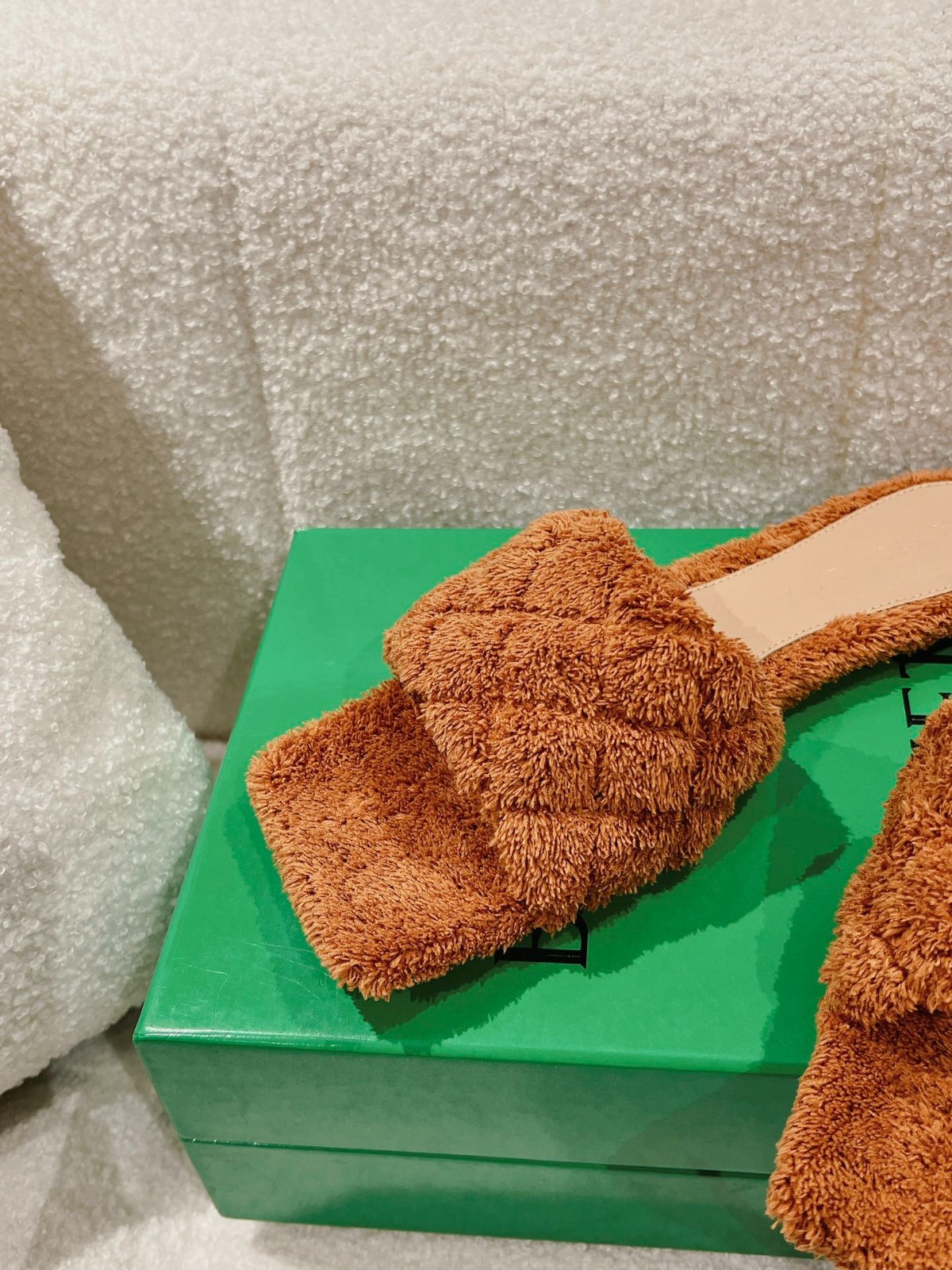 097 044#027-BV-Shoes-02-2023SS