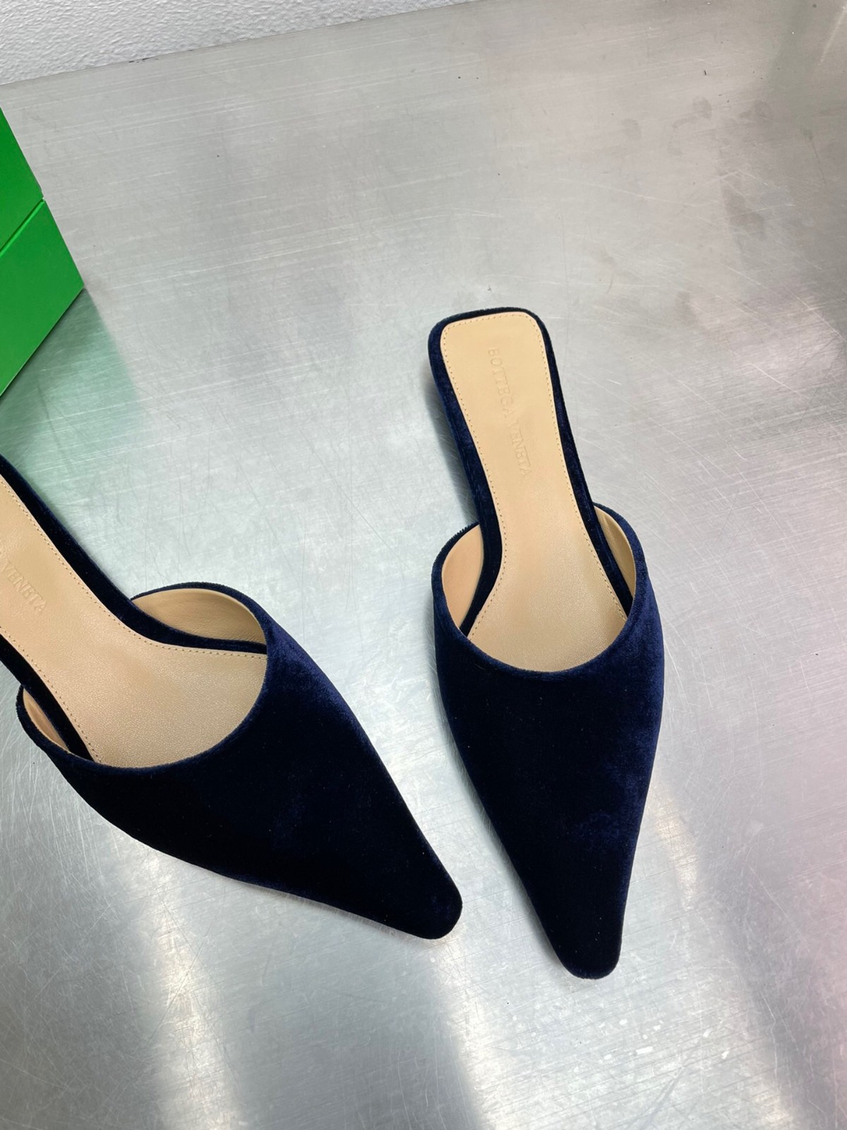 095 042#027-BV-Shoes-02-2023SS