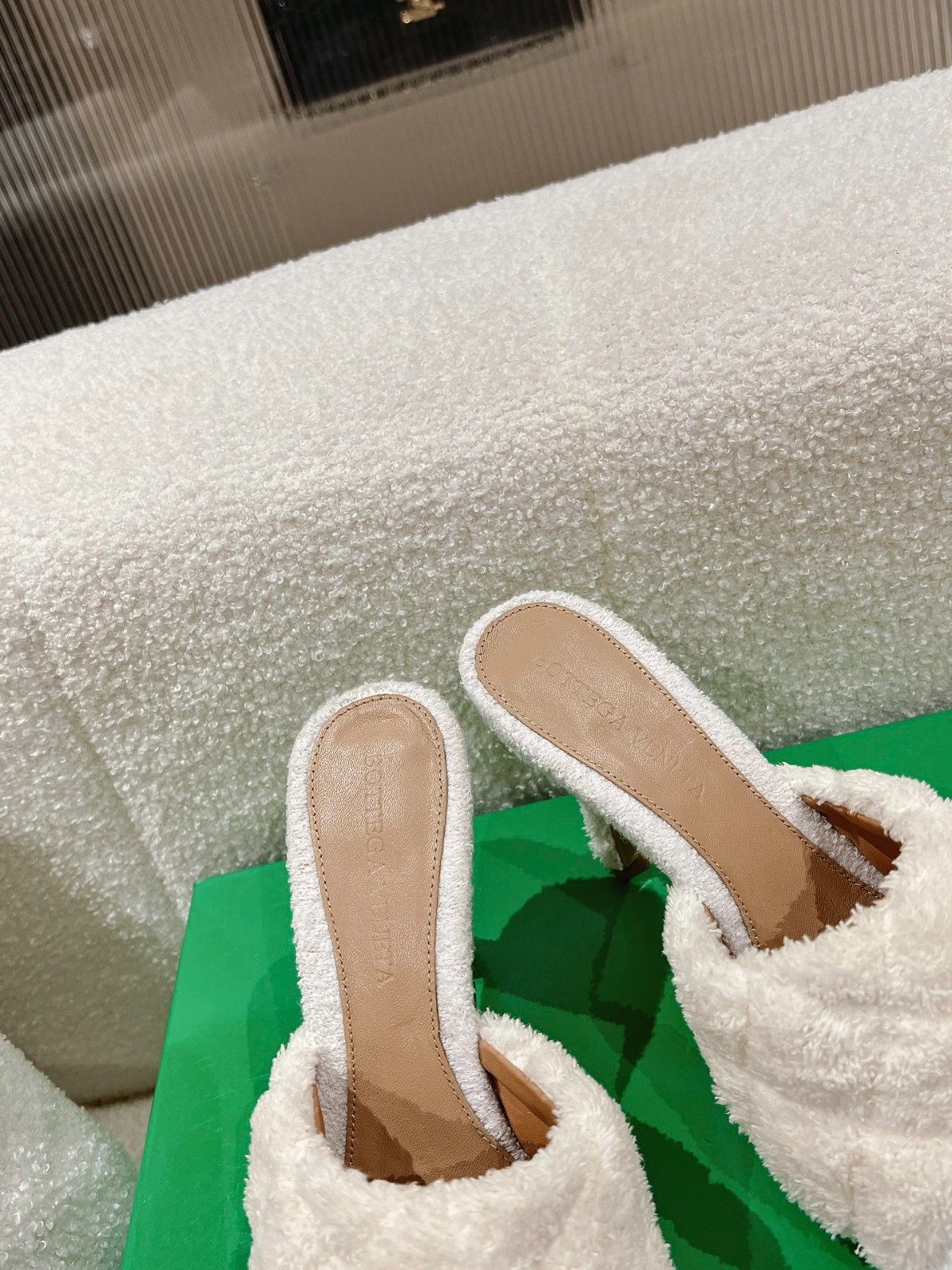 091 038#027-BV-Shoes-02-2023SS