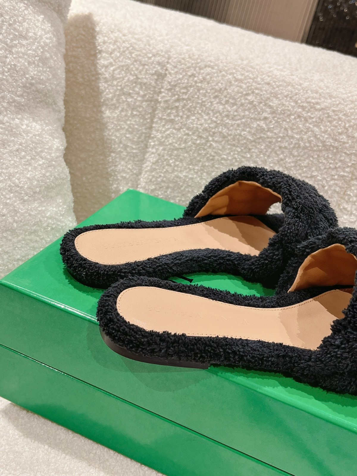 087 034#027-BV-Shoes-02-2023SS