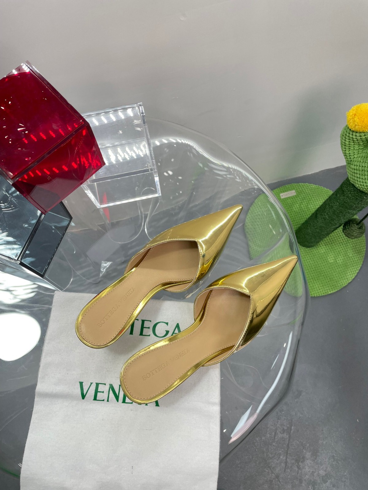 082 029#027-BV-Shoes-02-2023SS