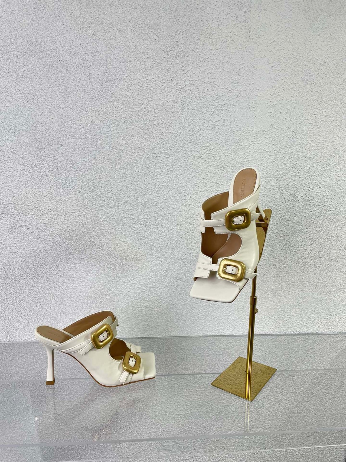 081 028#027-BV-Shoes-02-2023SS