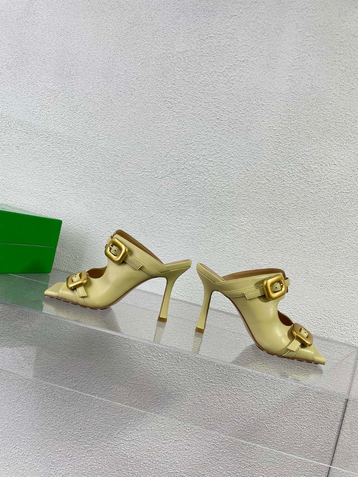 077 024#027-BV-Shoes-02-2023SS