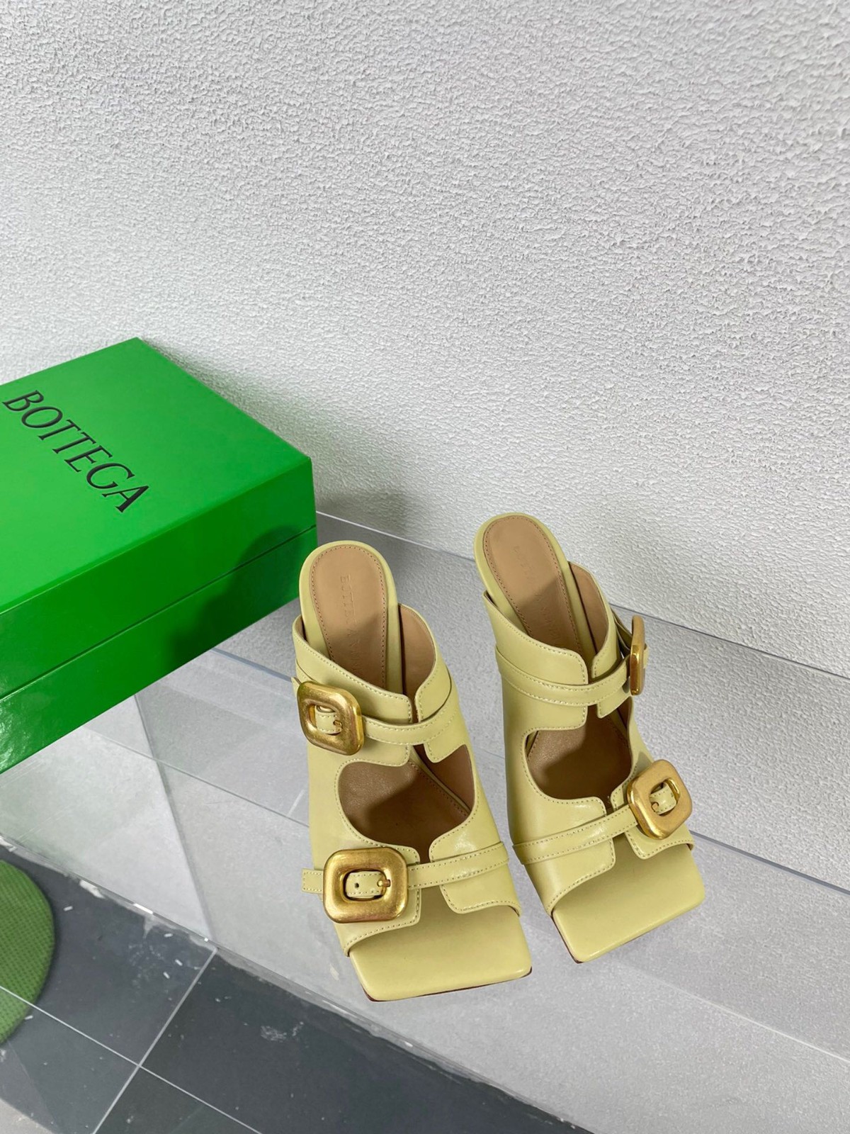 077 024#027-BV-Shoes-02-2023SS