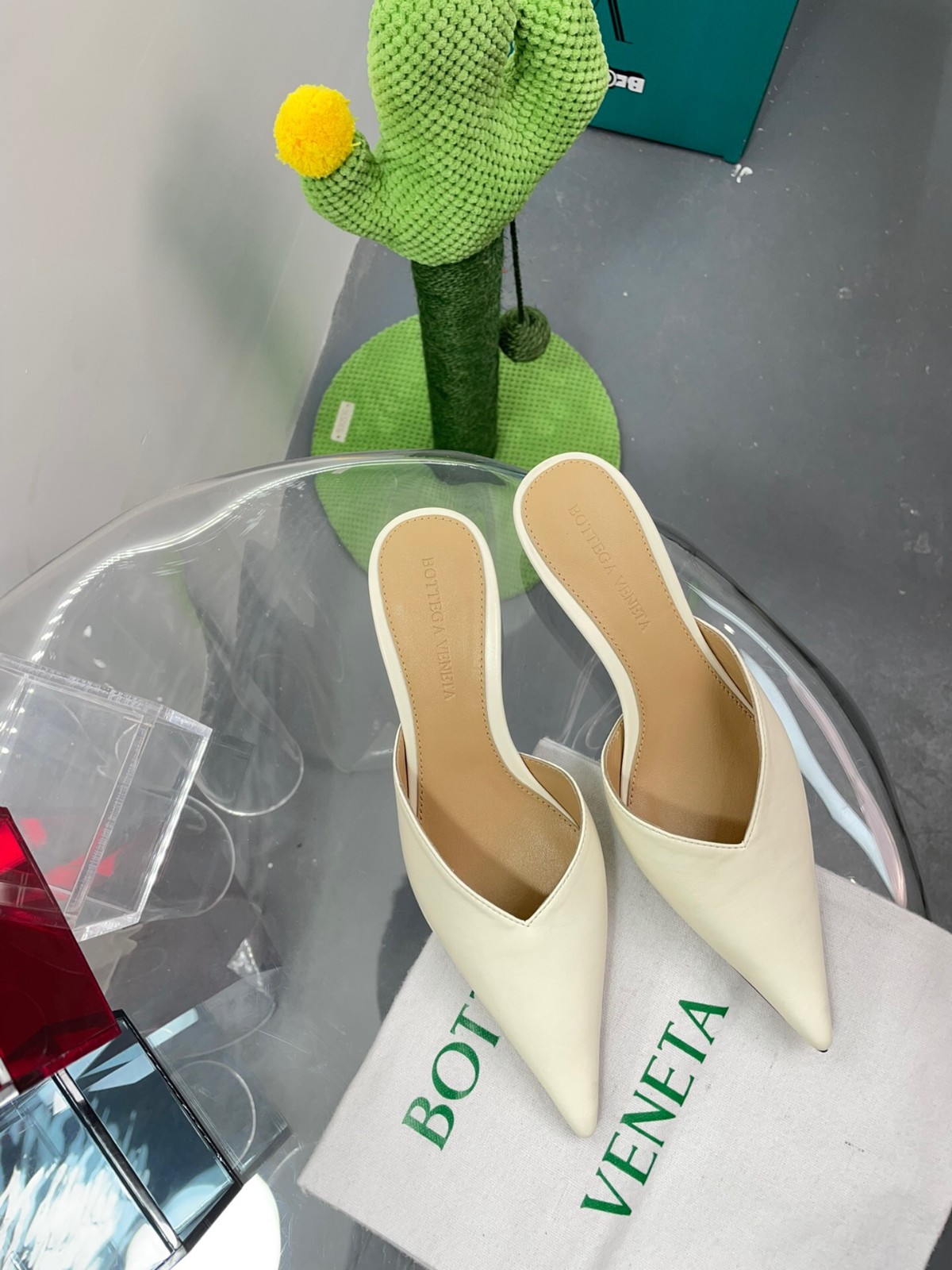 073 020#027-BV-Shoes-02-2023SS