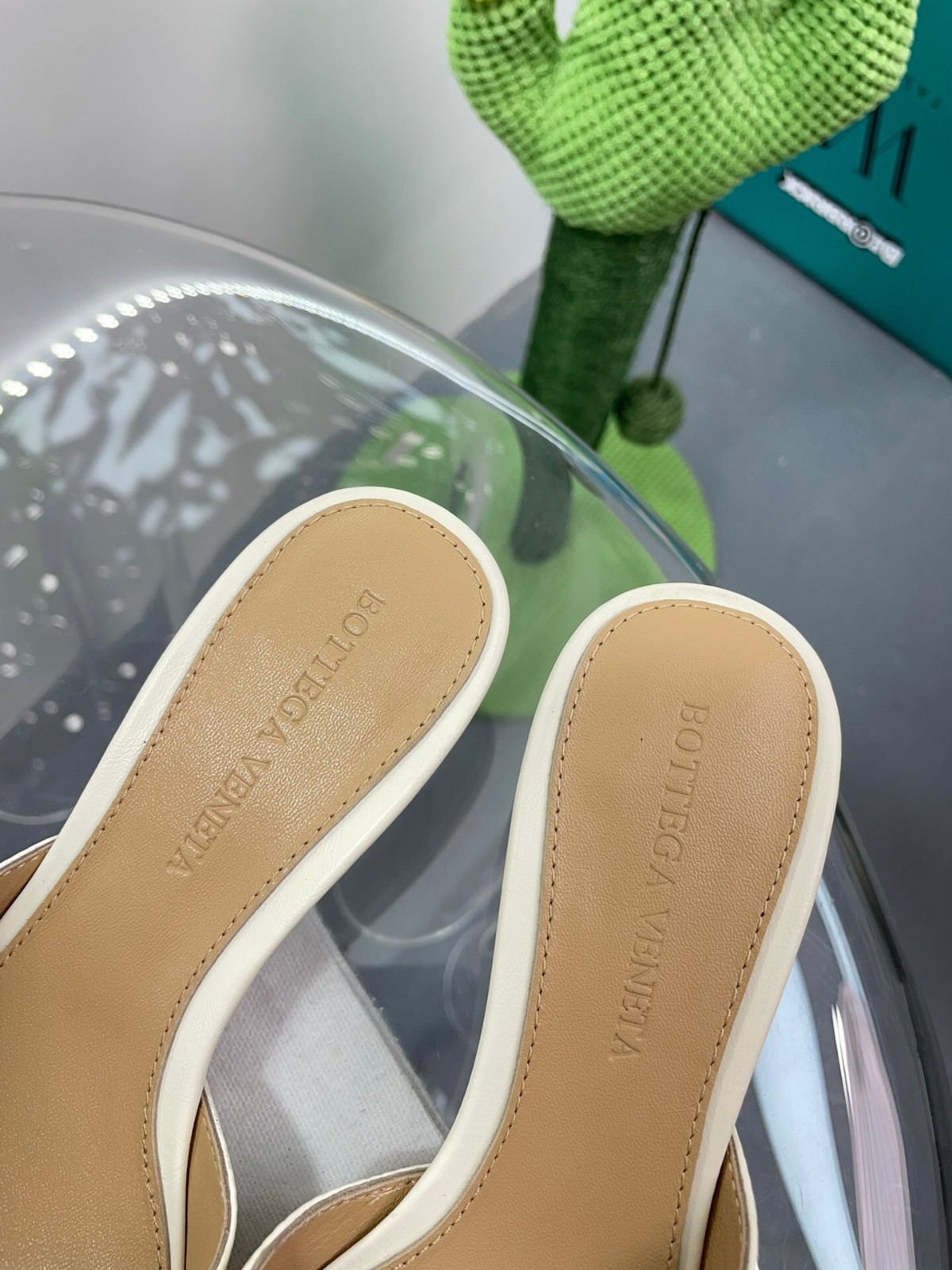 073 020#027-BV-Shoes-02-2023SS