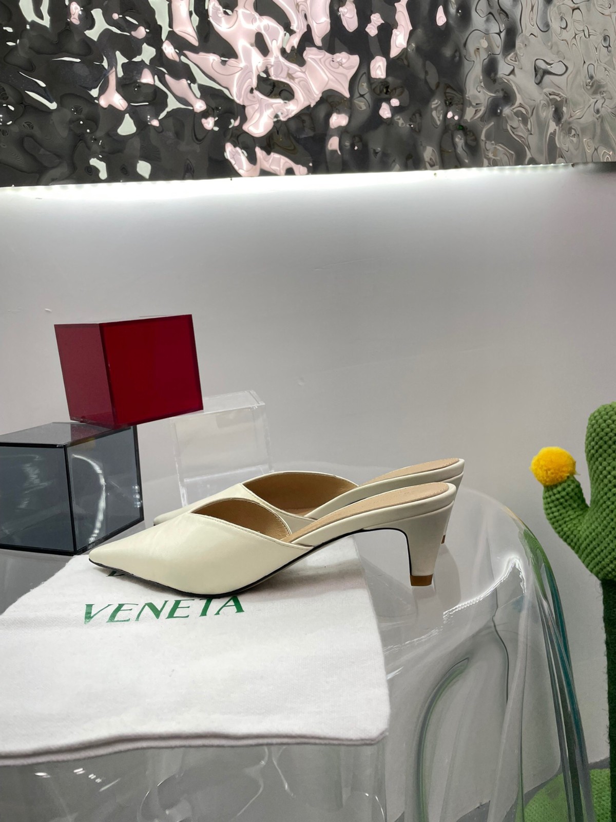 073 020#027-BV-Shoes-02-2023SS