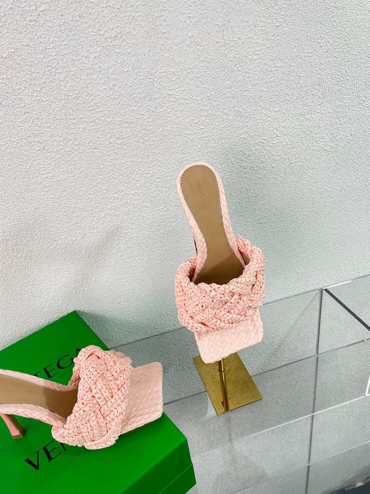 067 014#027-BV-Shoes-02-2023SS