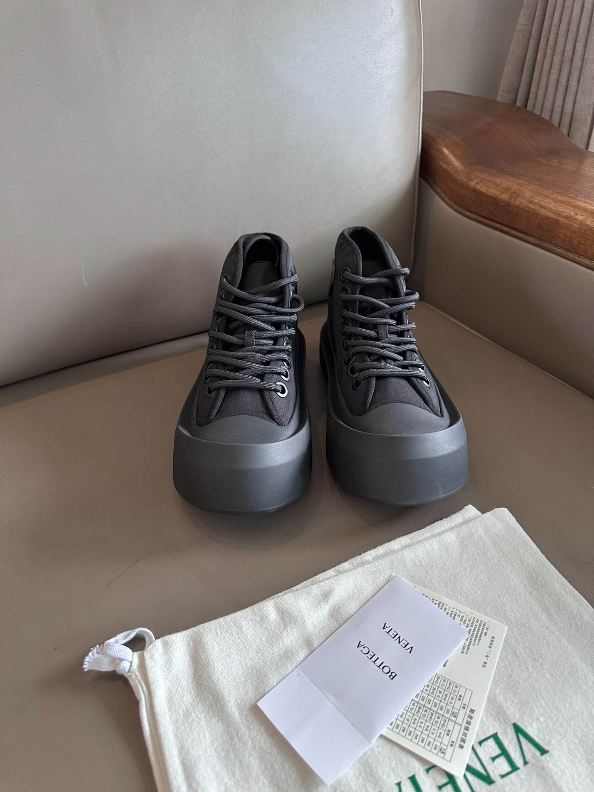 056 003#027-BV-Shoes-02-2023SS