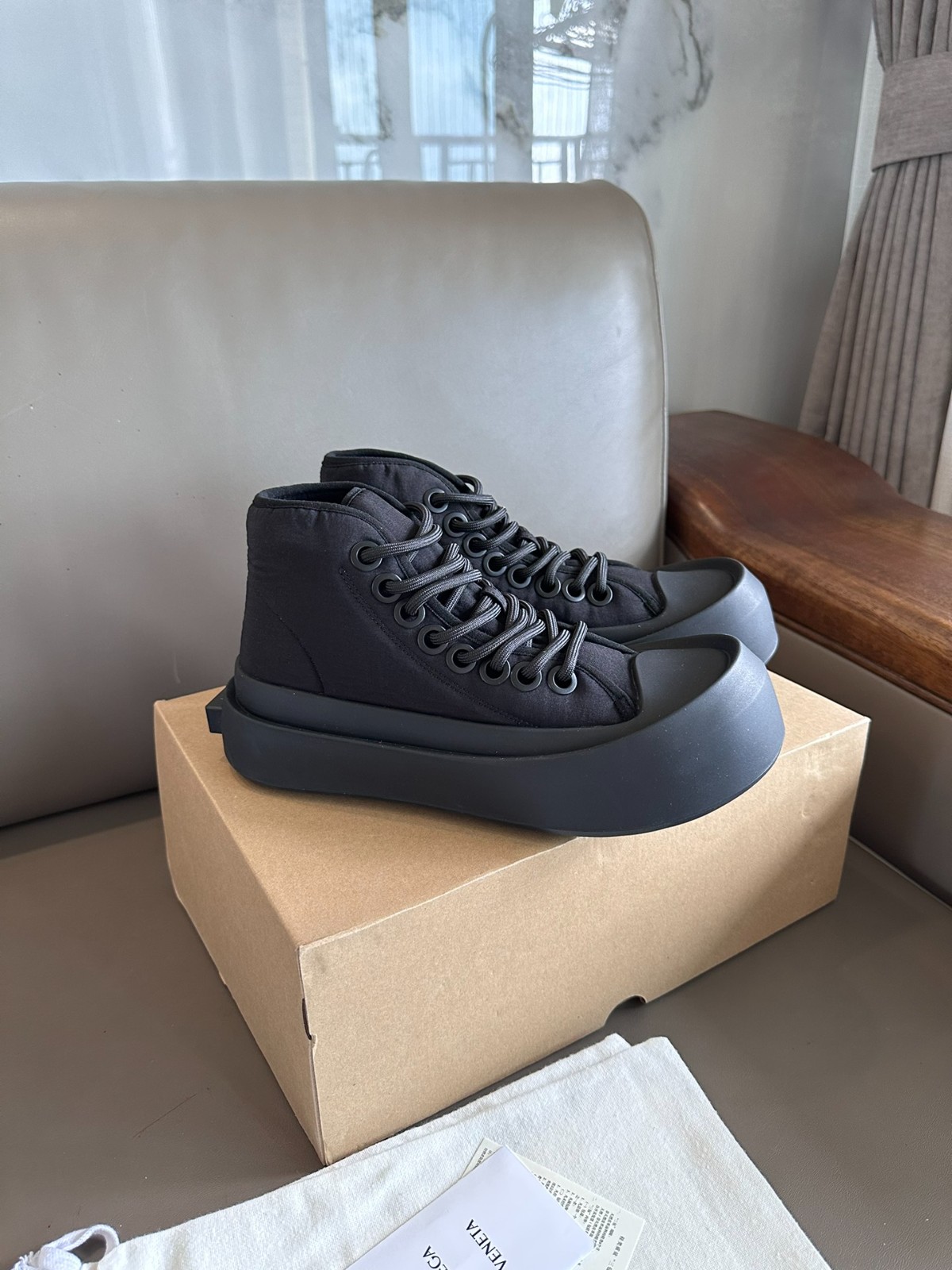056 003#027-BV-Shoes-02-2023SS