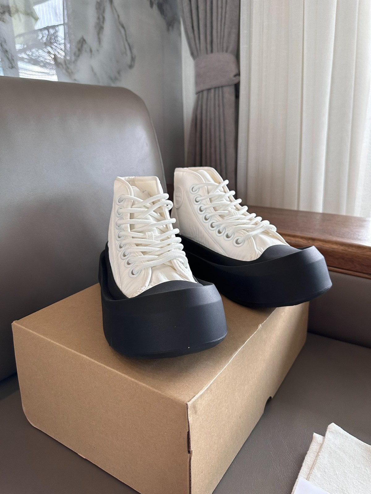 055 002#027-BV-Shoes-02-2023SS