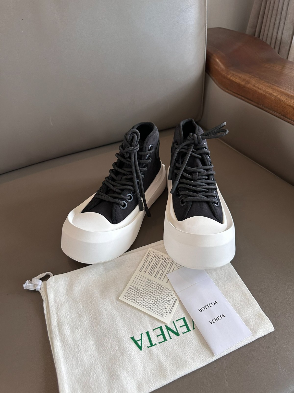 054 001#027-BV-Shoes-02-2023SS