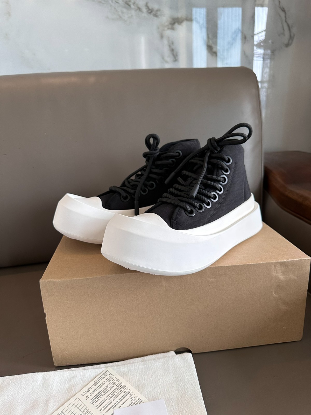 054 001#027-BV-Shoes-02-2023SS