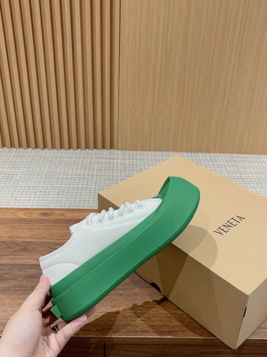 050 050#027-BV-Shoes-03-2023SS