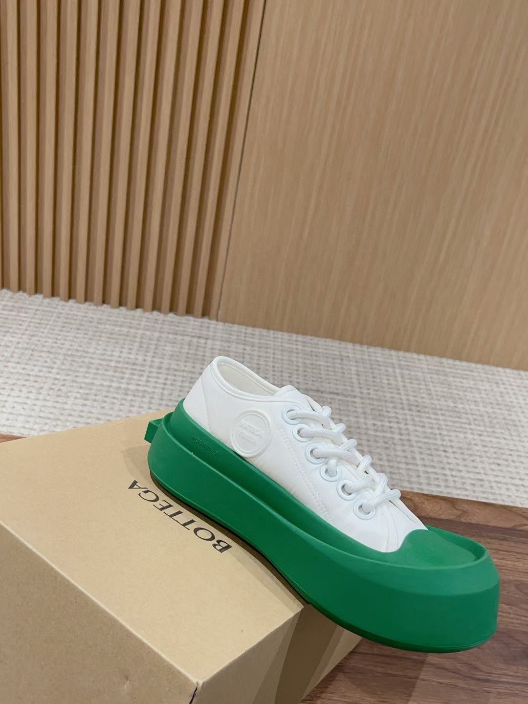 050 050#027-BV-Shoes-03-2023SS