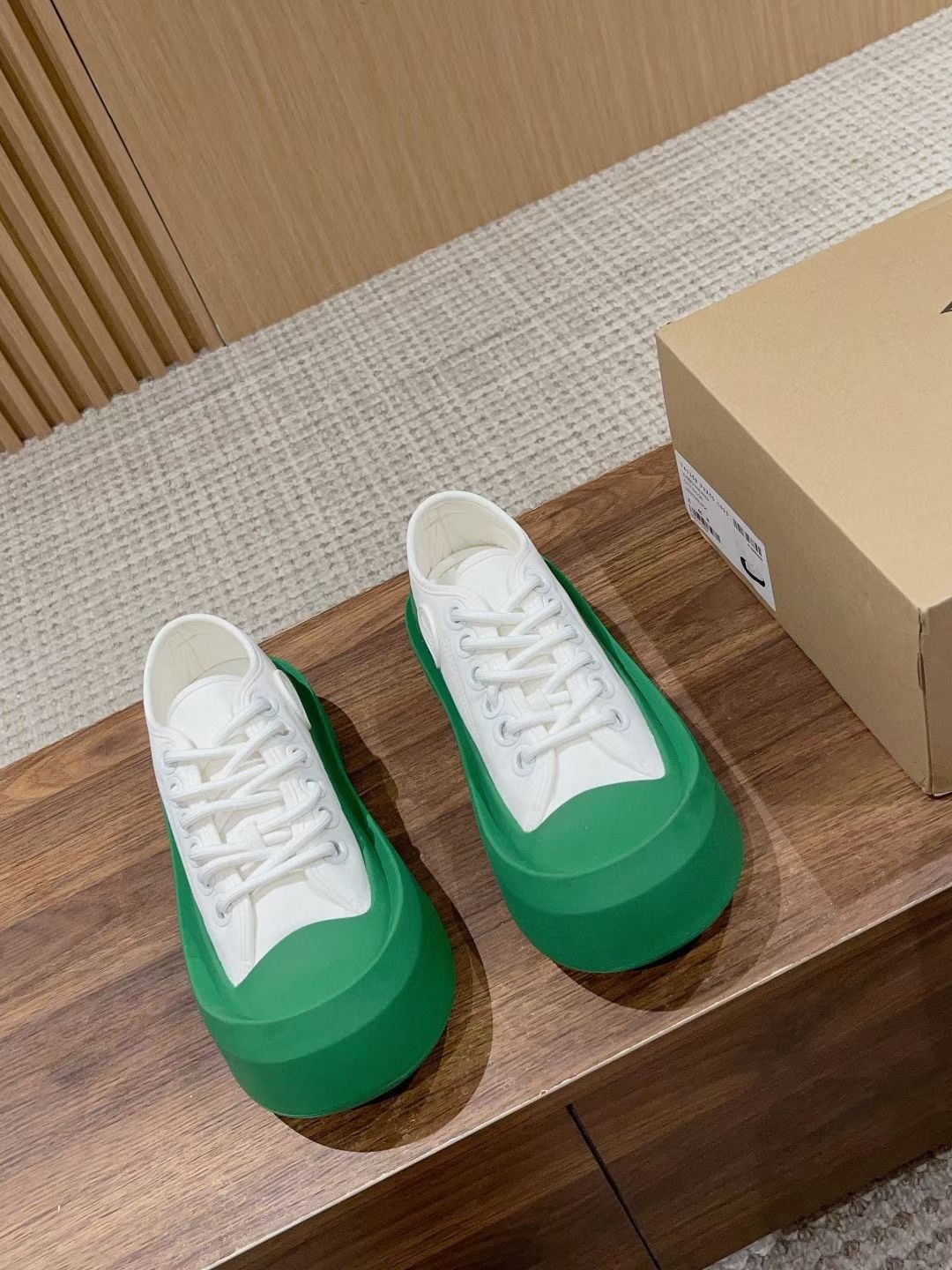 050 050#027-BV-Shoes-03-2023SS